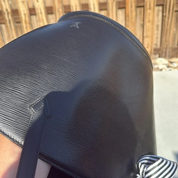 Louis Vuitton Black Authentic Epi Saint Jacques GM - VI0923 - Picture 14 of 16